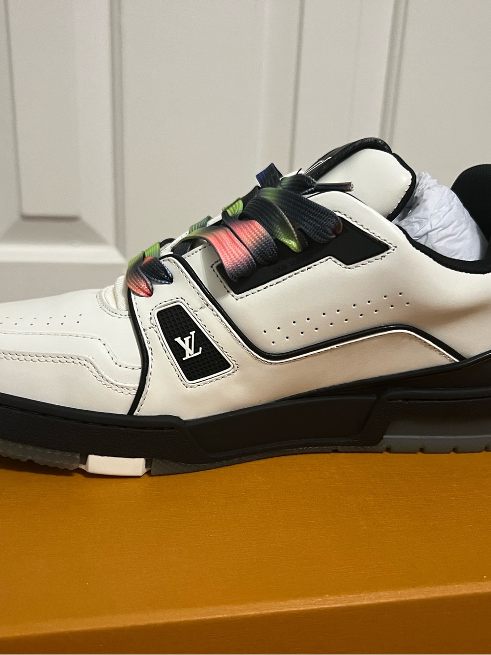 Louis Vuitton White & Black Low-Top Sneaker with Multicolor Laces - Picture 2 of 6